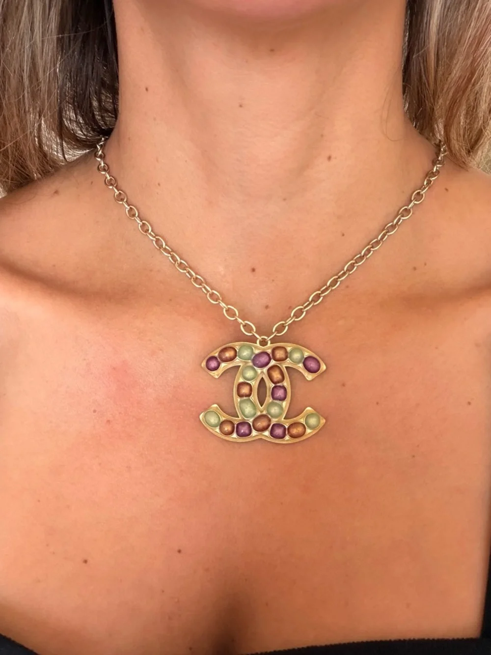 🤎CHANEL Gold-Tone CC Pendant Necklace with Mint, Purple & Bronze Accents✨ - Picture 10 of 11